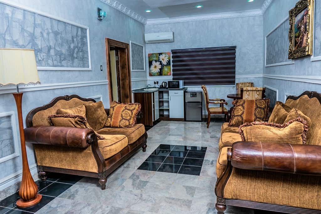 LAde Apartment